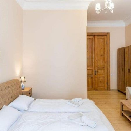 Crypto Hotel Tbilisi Buitenkant foto