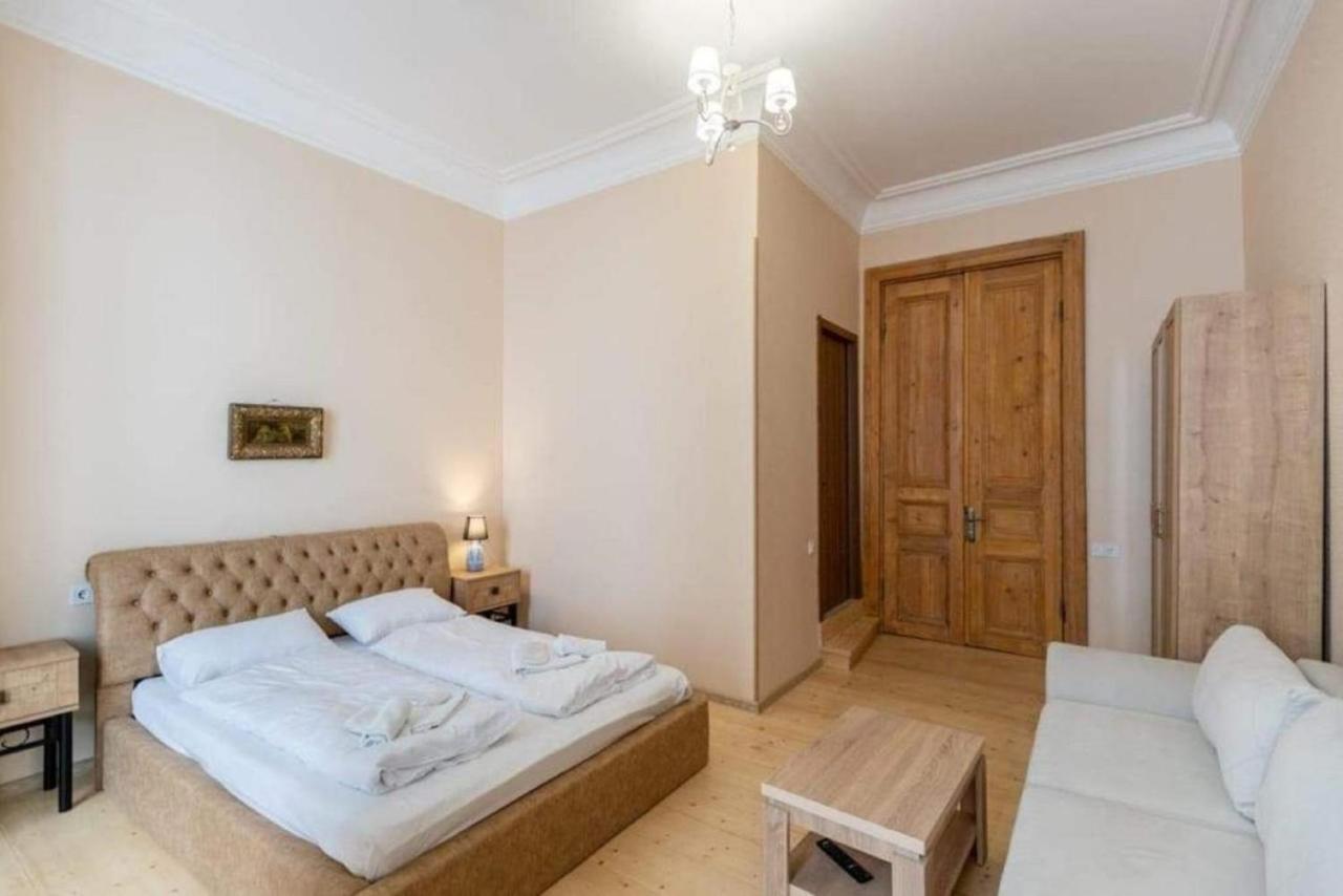 Crypto Hotel Tbilisi Buitenkant foto