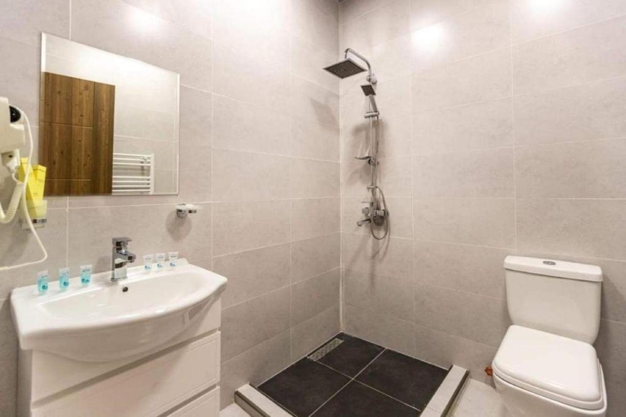 Crypto Hotel Tbilisi Buitenkant foto