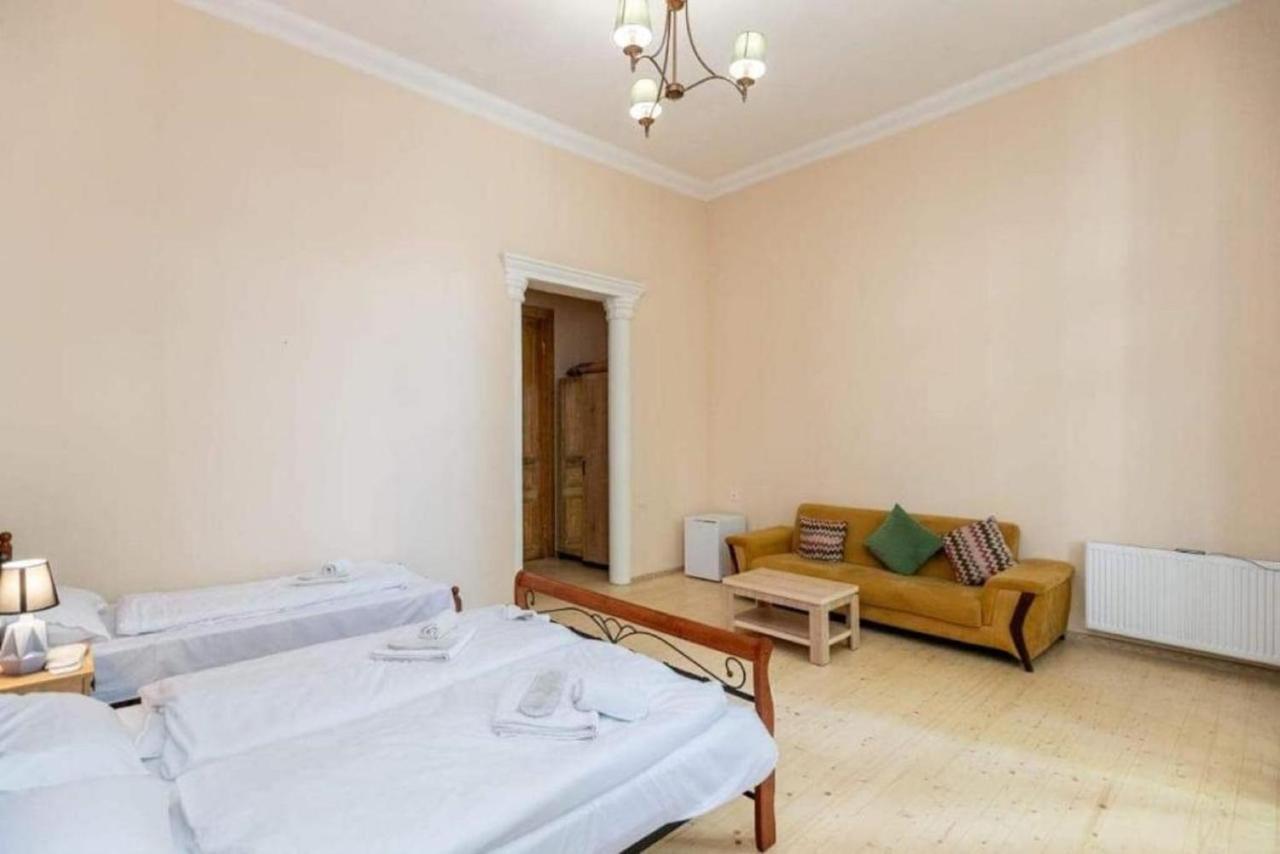 Crypto Hotel Tbilisi Buitenkant foto